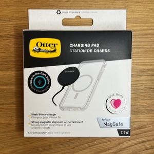 NWT BRAND NEW OTTERBOX Charging Pad for MagSafe